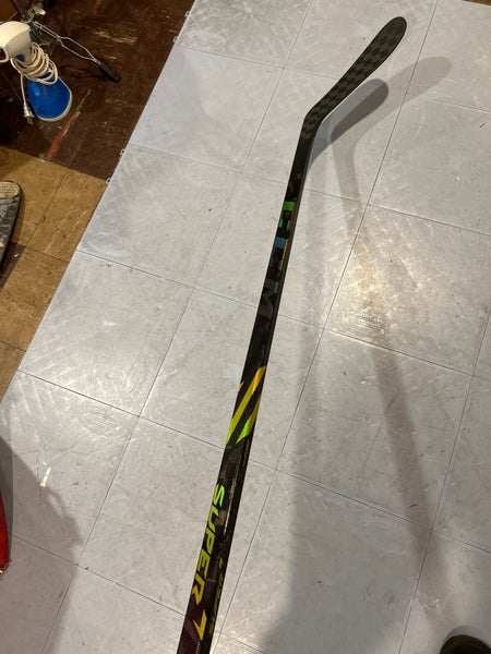 Senior Right Handed P28 Super Tacks AS4 Pro Hockey Stick
