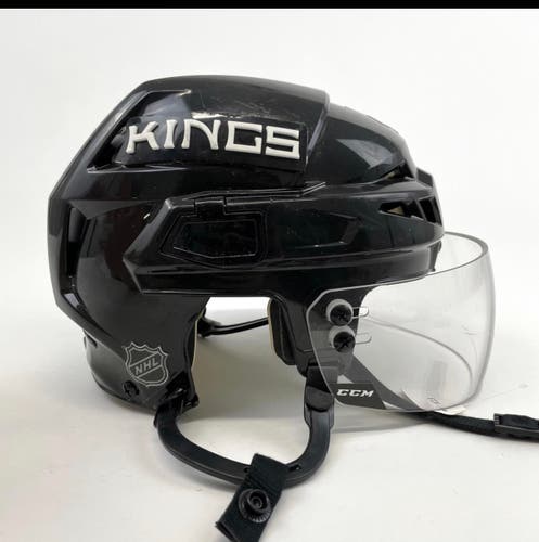 Used Medium CCM Pro Stock Vector V08 Helmet