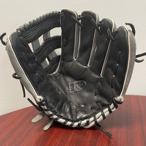 Wilson A500 12” Baseball Glove RHT Black NICE