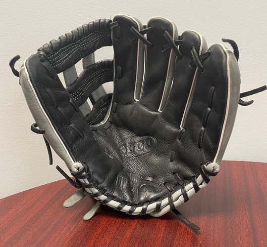 Wilson A500 12” Baseball Glove RHT Black NICE