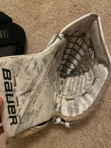 Bauer Supreme S27 Goalie Glove