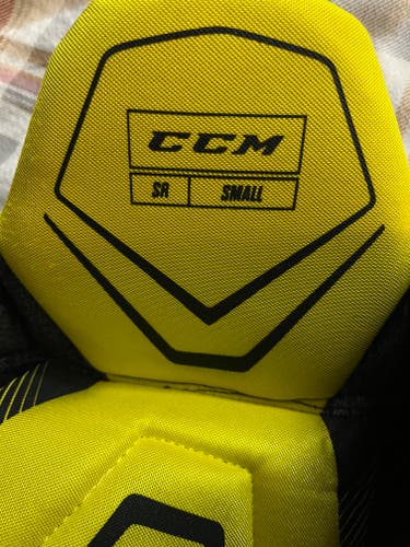 Senior Used Small CCM Tacks 9040 Hockey Pants