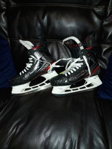 Senior Used Bauer Vapor 2X Hockey Skates Regular Width Size 8.5