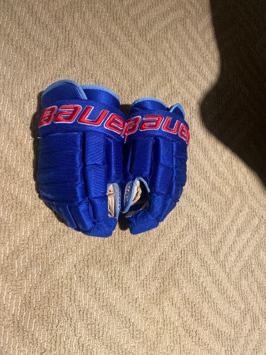 Bauer hockey gloves