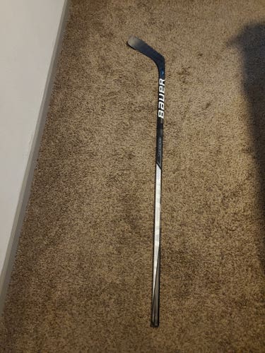 Senior New Left Hand Bauer Supreme UltraSonic Hockey Stick P90TM Pro Stock