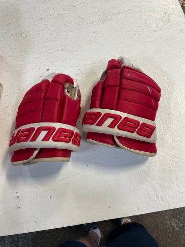 Used Bauer 13" Gloves