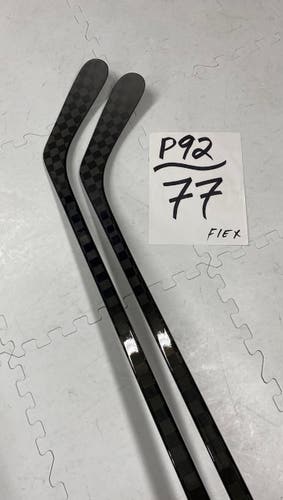 Senior(2x)Right Hand P92 77 Flex Nexus 2N Pro Hockey Stick