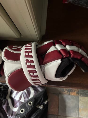 New Player's Warrior 11" Lacrosse Gloves