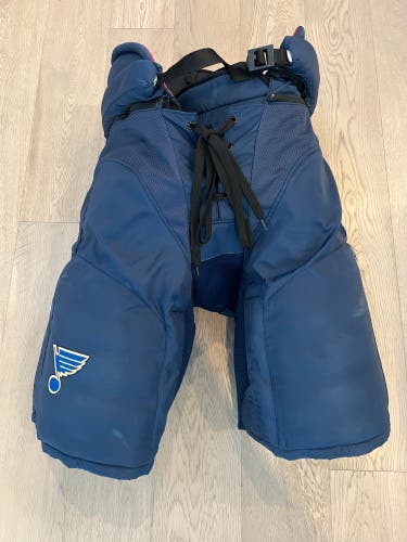 Senior Used Large CCM HP45 Navy Hockey Pants Pro Stock (1)