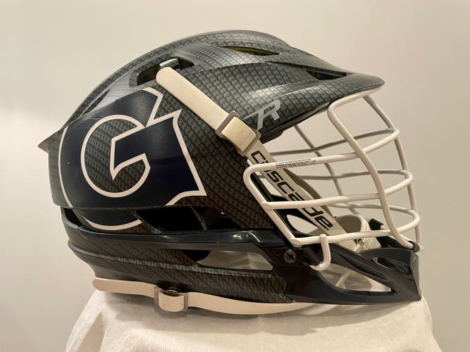 Georgetown Cascade R Helmet in Carbon Fiber - Nearly New