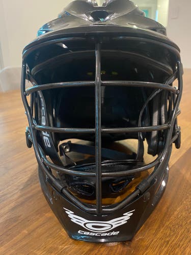Player's Cascade R Helmet