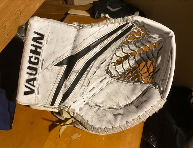Vaughn V9 Pro Carbon SR catcher