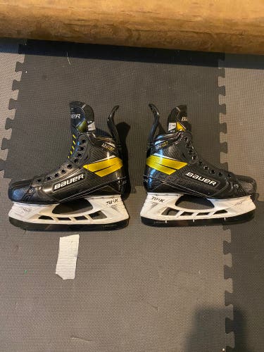 Used Bauer Extra Wide Width  Size 7 Supreme UltraSonic Hockey Skates