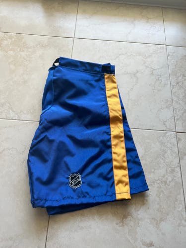 Buffalo Sabers Warrior shell size L