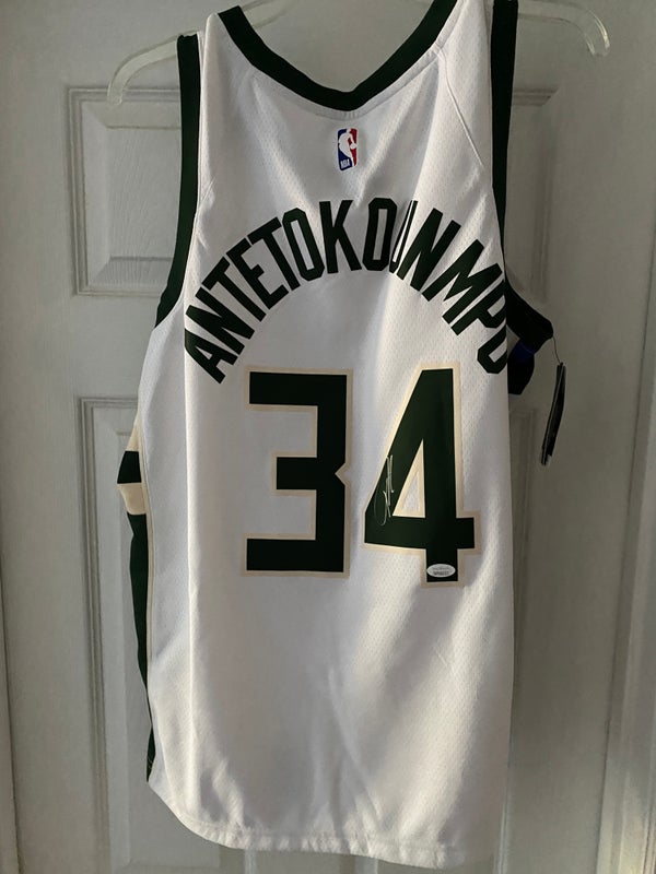 Giannis Antetokounmpo Milwaukee Bucks Fanatics Authentic Autographed Nike  Green Icon Swingman Jersey