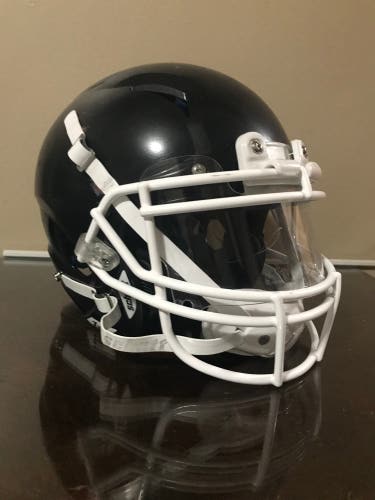 Adult Medium Schutt Vengeance Z10