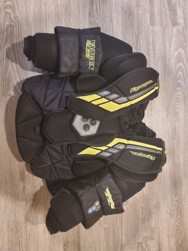 Used Large Vaughn Velocity VE8 Pro Goalie Chest Protector Pro Stock