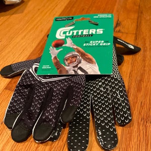 Brand New Cutters Football YXL Sticky Grip Gloves