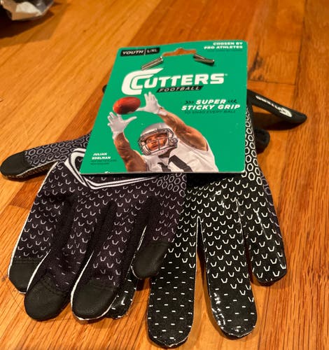 Brand New Cutters Football YXL Sticky Grip Gloves