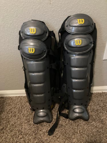 Umpire Leg guard Wilson West Vest Platinum Pro Series 16-17 inch (only worn two games)