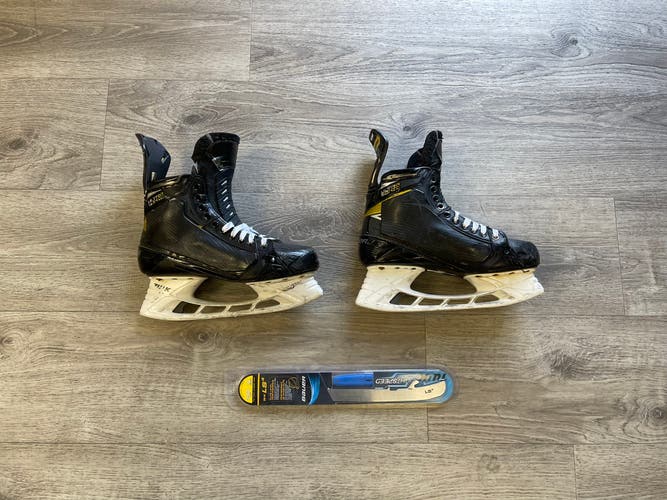 Used Bauer Regular Width Pro Stock Size 10 Supreme UltraSonic Hockey Skates