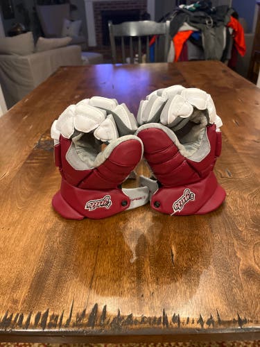 Colgate Raiders Under Armour Engage II Gloves