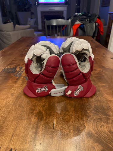 Colgate Raiders Under Armour Engage II Gloves