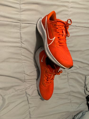Orange Team Issued Syracuse Lacrosse Size 11 (Women's 12) Nike Shoes