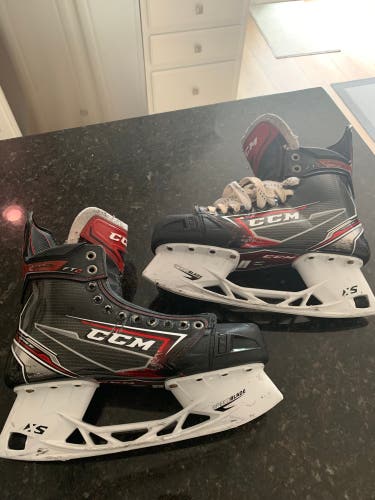 CCM Size 9 JetSpeed FT2 Hockey Skates Regular Width