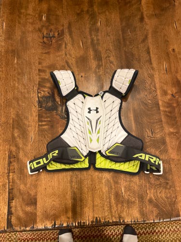 Under Armour VFT light Shoulder Pads