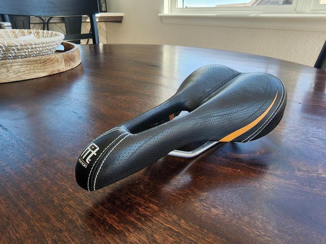Velo Fit Woman Saddle - Road/MTB/Tri bikes