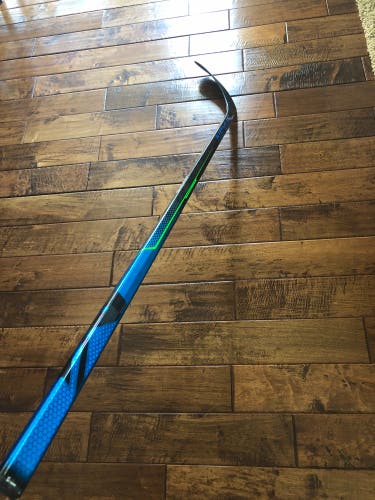 Intermediate Right Handed P92  Nexus Geo Hockey Stick