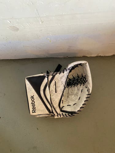 Used Regular Reebok Goalie Glove