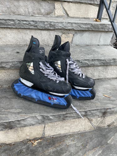 Used True Wide Width Size 8 Pro Custom Hockey Skates