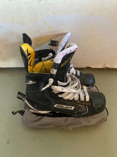 Bauer s180 Hockey Skates