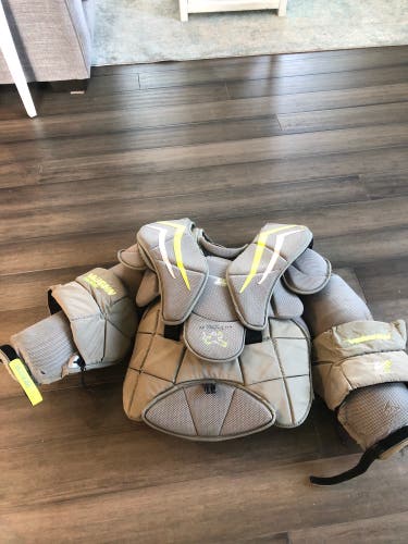 Used XL Vaughn Velocity V7 XF Pro Carbon Goalie Chest Protector