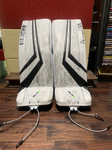 32" Vaughn Pro Stock Ventus SLR2 Pro Carbon Goalie Leg Pads