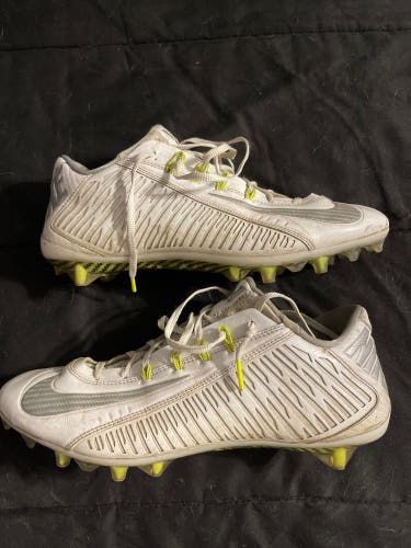 White Men's Molded Cleats Low Cut Vapor Carbon
