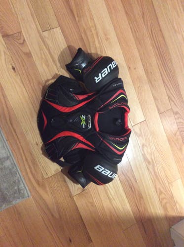 Used Small Bauer Vapor 2x pro Shoulder Pads
