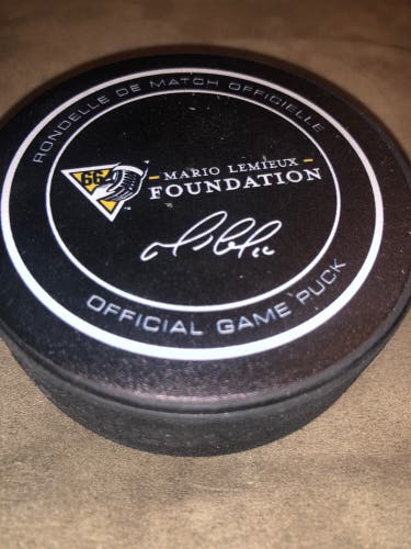 NEW Mario Lemieux FOUNDATION OFFICIAL HOCKEY PUCK