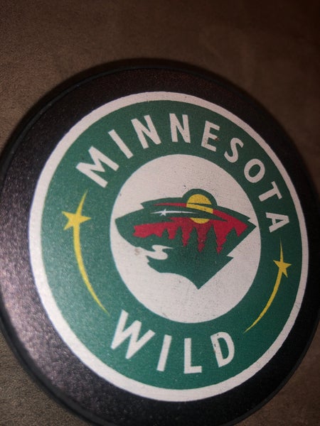MINNESOTA WILD  N.H.L . HOCKEY PUCK