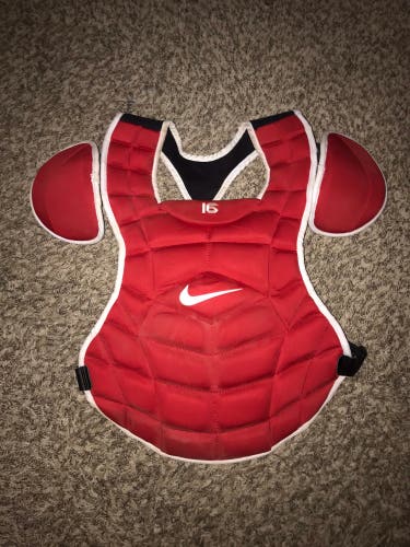 NIKE CHEST PROTECTOR (Tucker Barnhart)