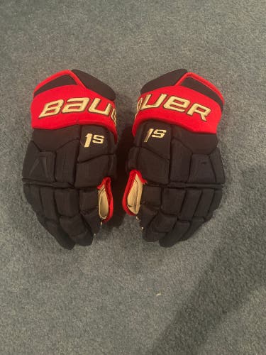 Used CBJ BAUER 1s Gloves