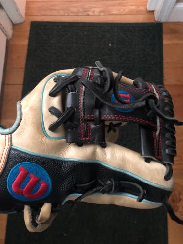 11.5" Wilson A2000 Baseball Glove