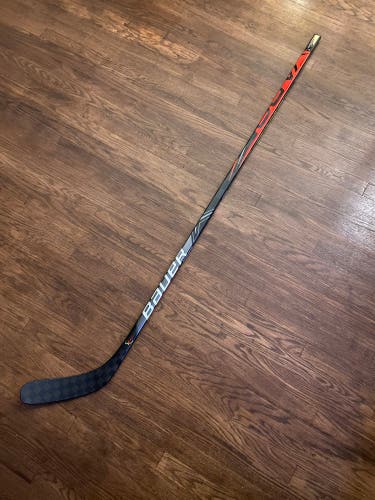 Senior Right Handed P88 Vapor FlyLite Hockey Stick