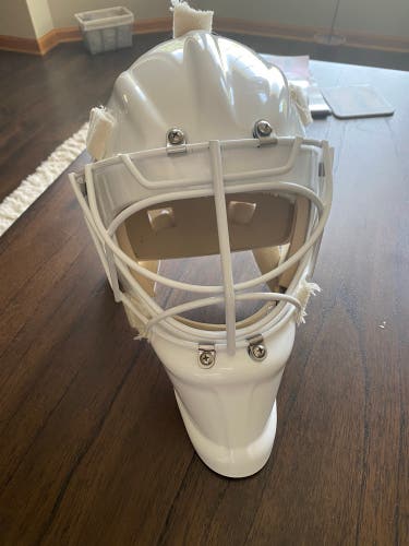 Victory V6 Goalie Helmet 23”