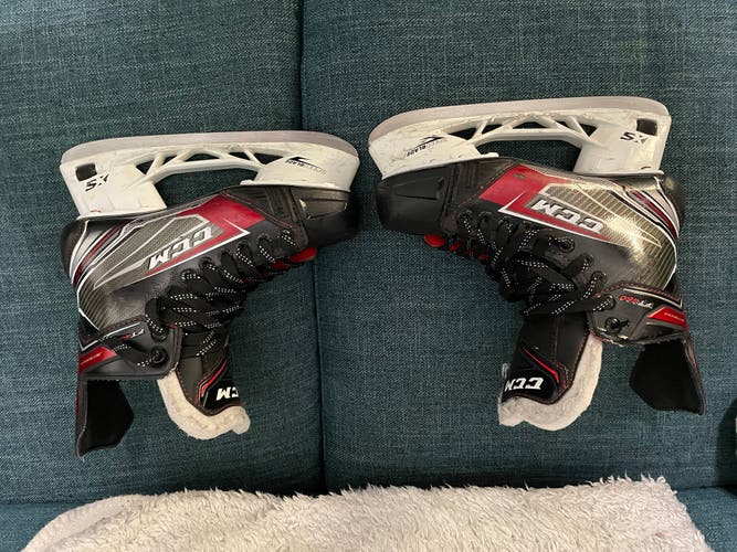 Used CCM Regular Width  Size 6.5 JetSpeed FT460 Hockey Skates