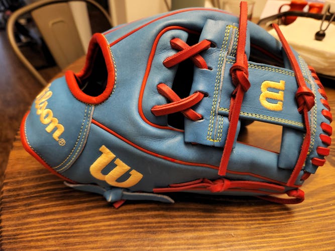 New Wilson Exclusive A2000 1975 Baseball Glove 11.75"