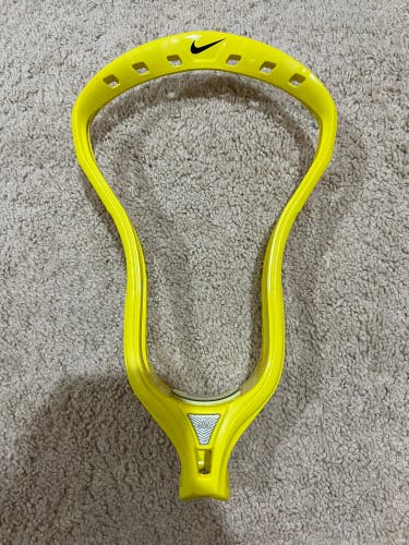 Yellow Nike Lakota 2 Head