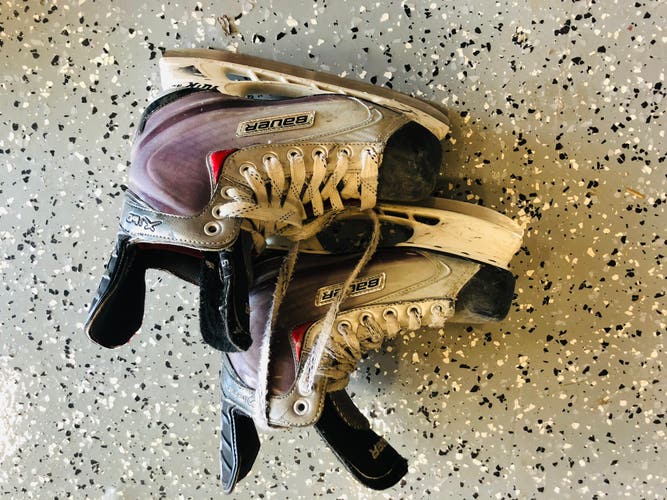 Used Bauer Regular Width Size 5 Vapor X Hockey Skates